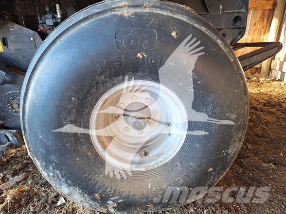 Case IH RB565 Lis na válcové balíky