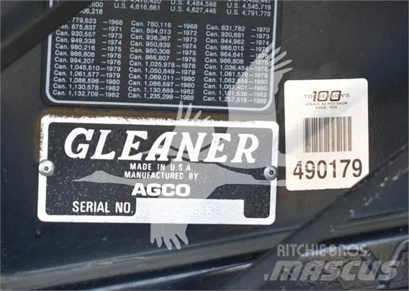Gleaner R62 Sklízecí mlátičky