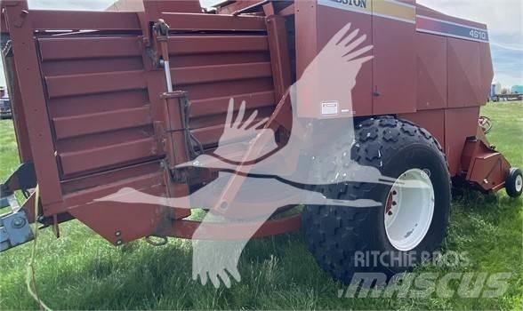 Hesston 4910 Lis na hranaté balíky