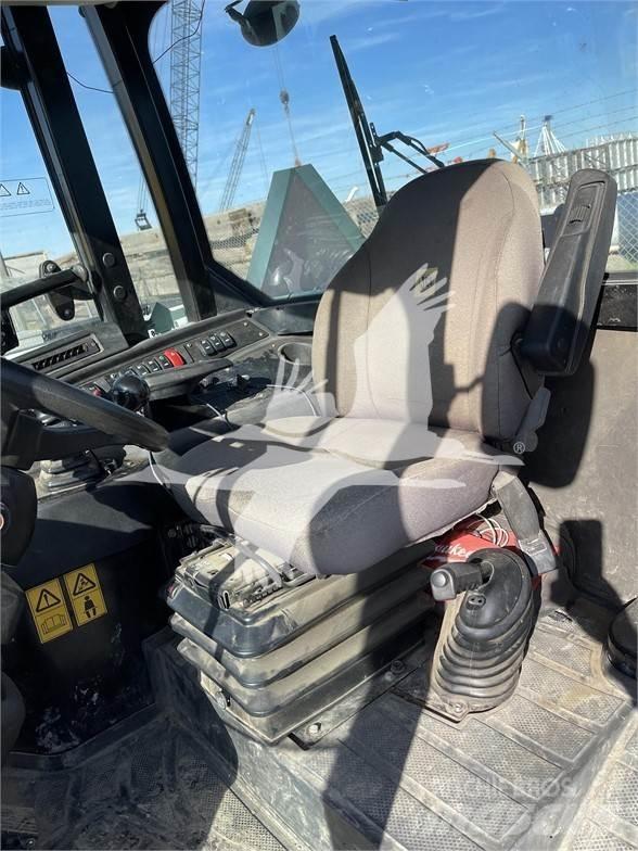 JCB 409 Kolové nakladače