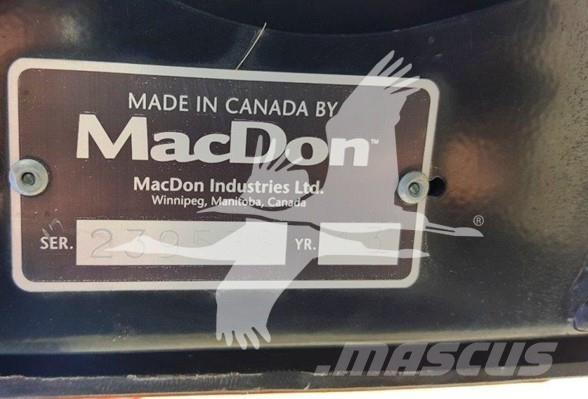 MAC DON D65 Kombajnové hlavice