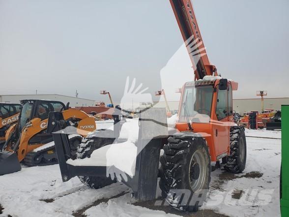 SkyTrak 10054 Teleskopické manipulátory