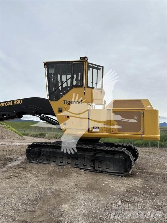 Tigercat 890 Lesní nakladače