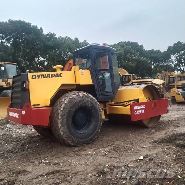 Dynapac CA 251 D Tahačové válce