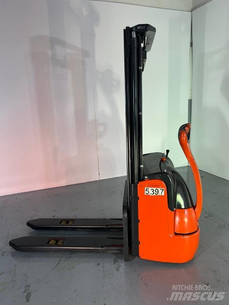 Linde L10 Ručně vedené vysokozdvižné vozíky