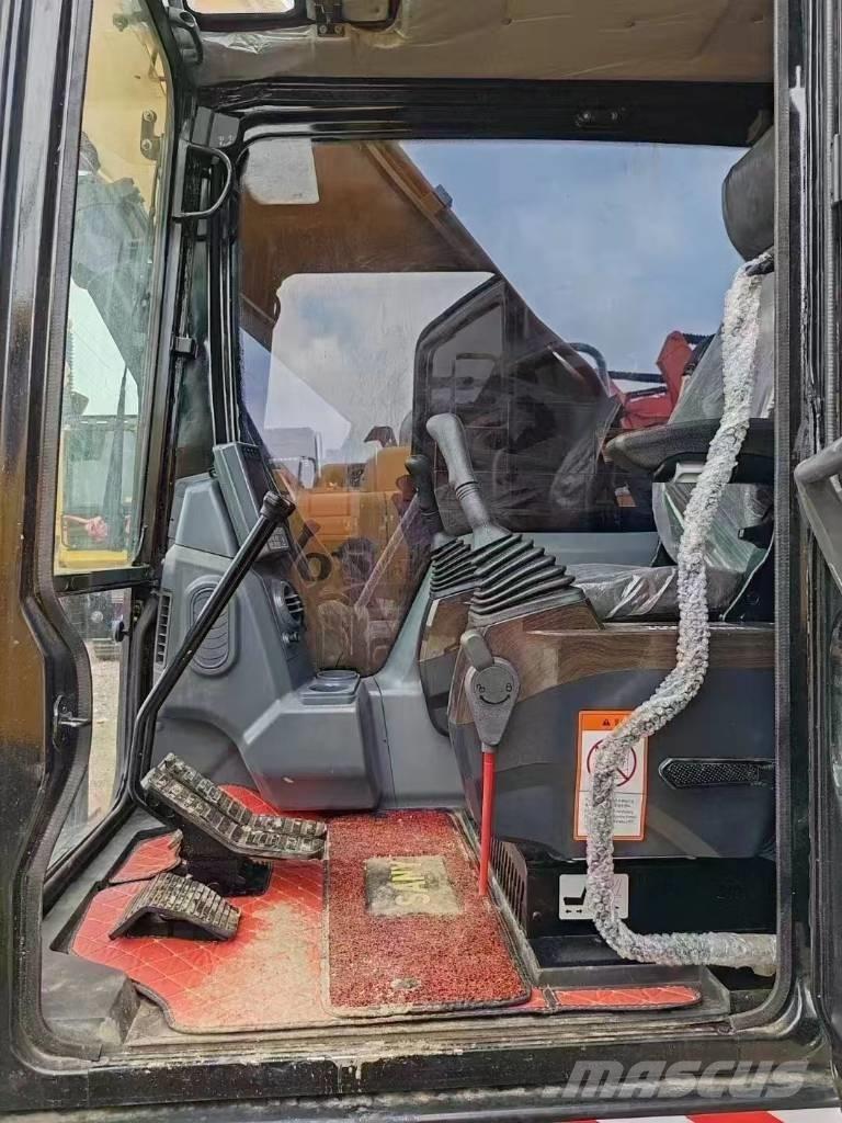 Sany SY215C Pásová rýpadla