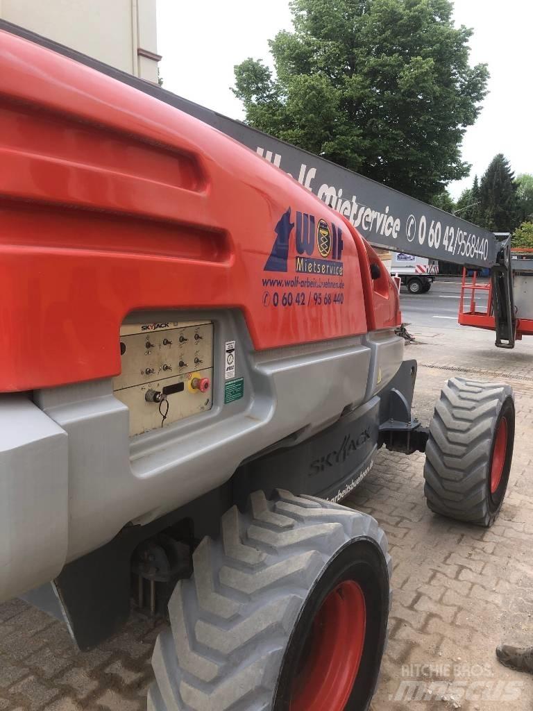 SkyJack SJ 66 T Kloubové plošiny