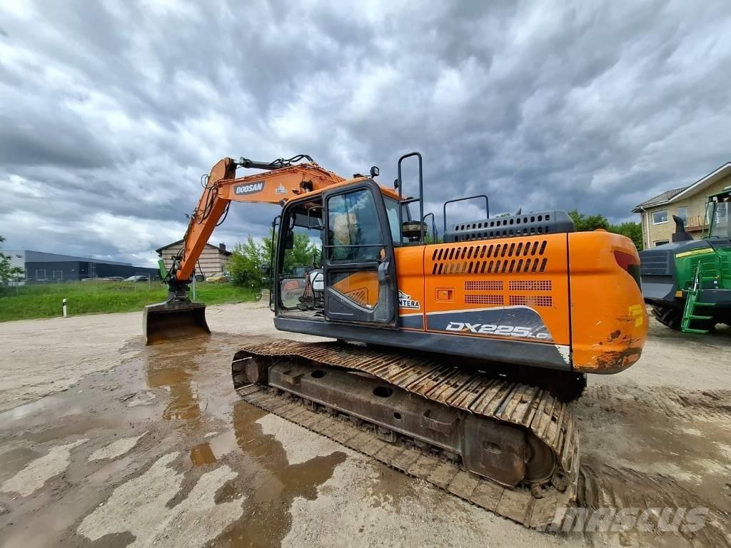 Doosan DX 225 LC-5 Pásová rýpadla