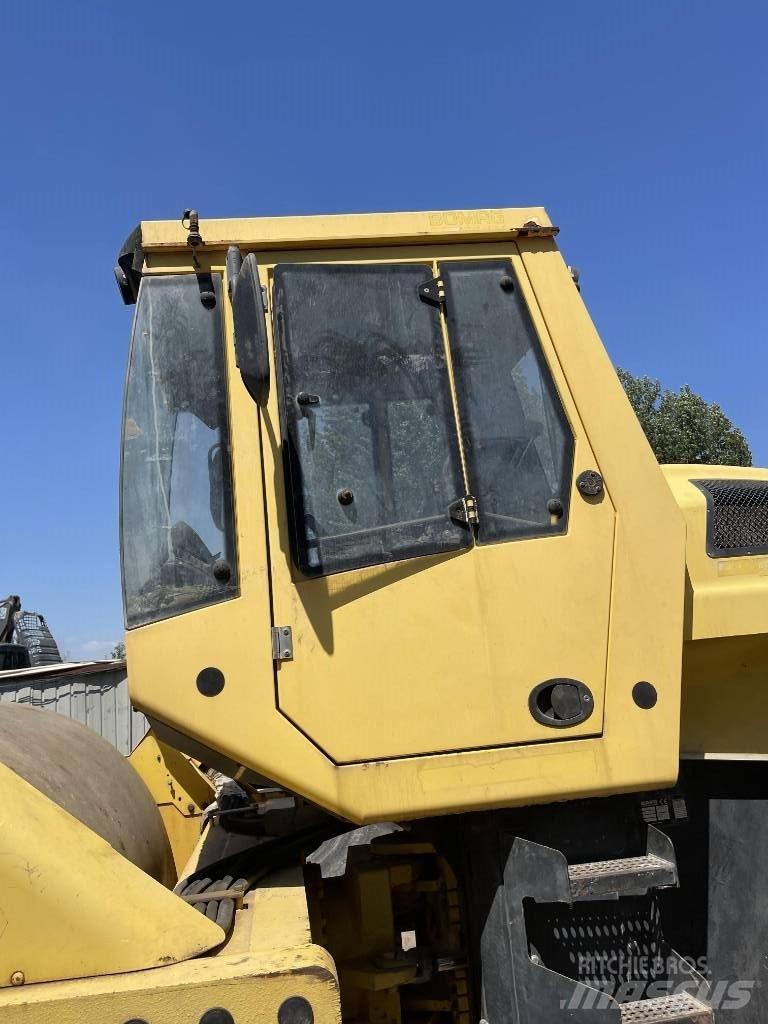 Bomag 226-4 Tahačové válce