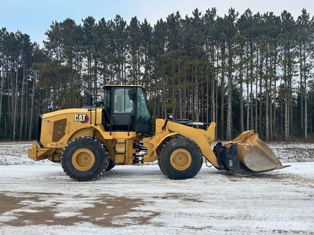 CAT 950 Kolové nakladače