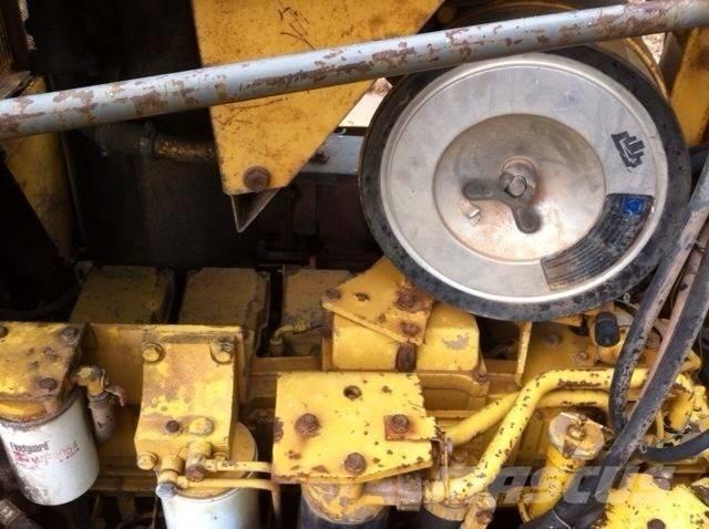 Komatsu D 155 A-3 Pásové dozery