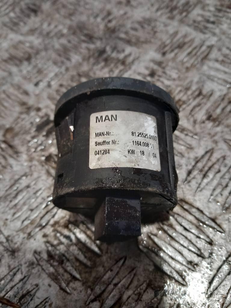 MAN TGA  81255250193 Kabiny a interiér