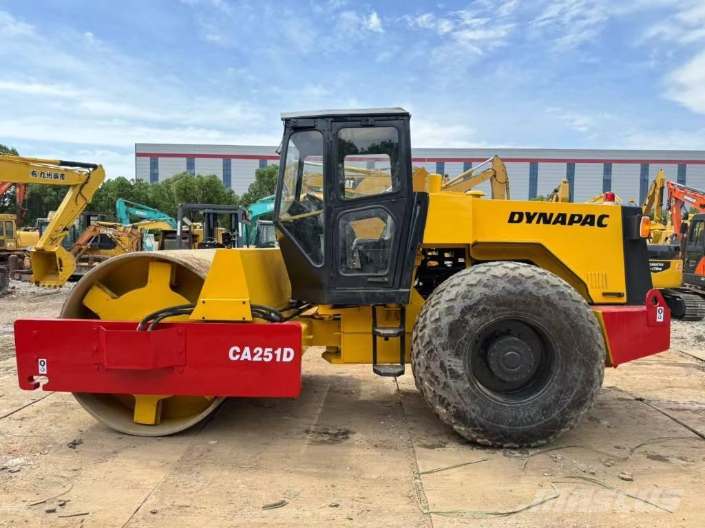 Dynapac CA251D Tahačové válce