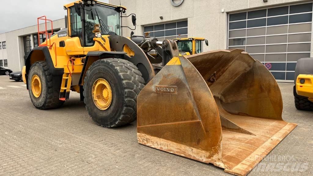 Volvo L260H Kolové nakladače