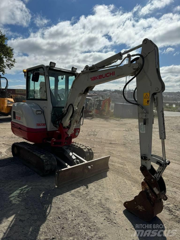 Takeuchi TB 230 Mini rýpadla < 7t