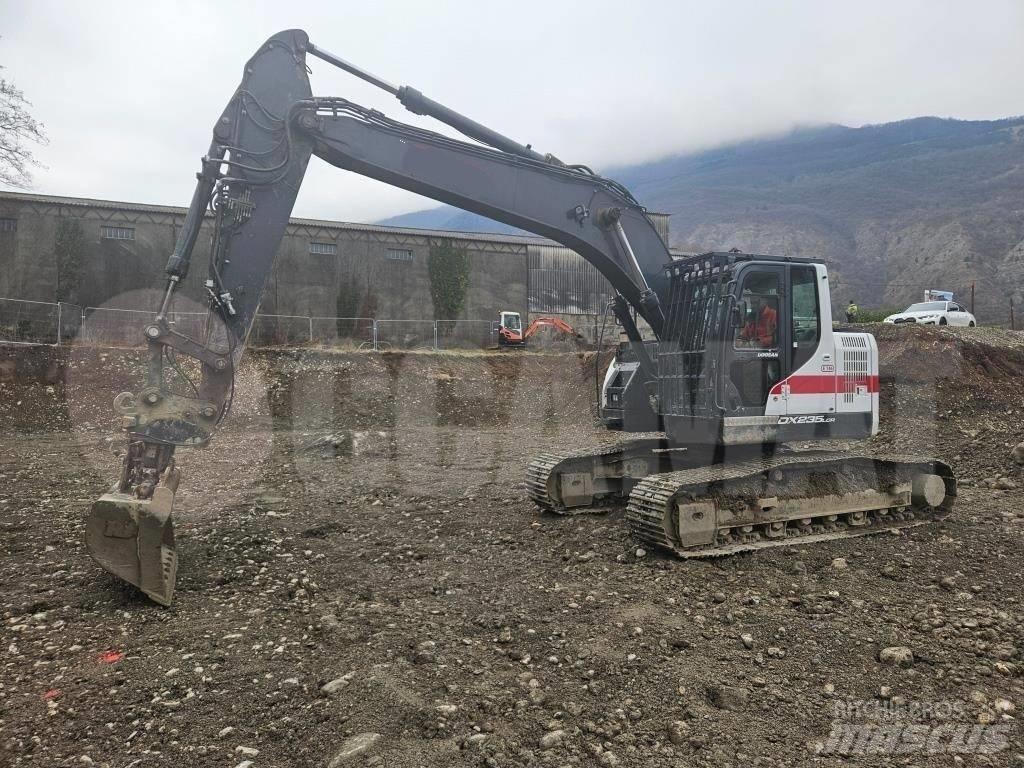Doosan DX 235 LCR Pásová rýpadla