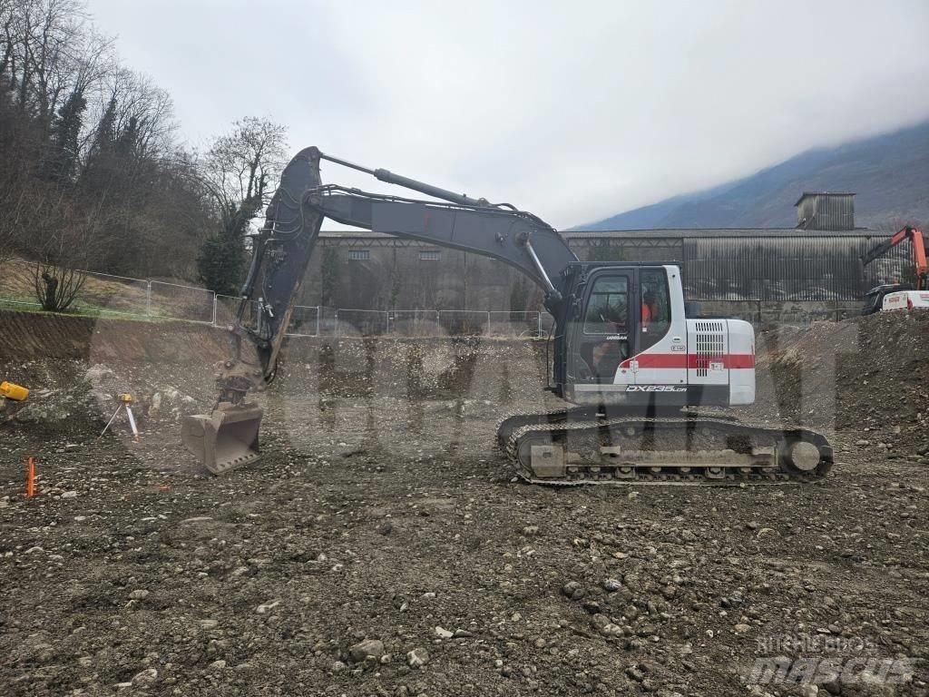 Doosan DX 235 LCR Pásová rýpadla