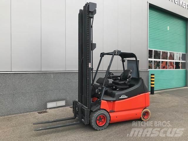 Linde E25/600-02 Akumulátorové vozíky
