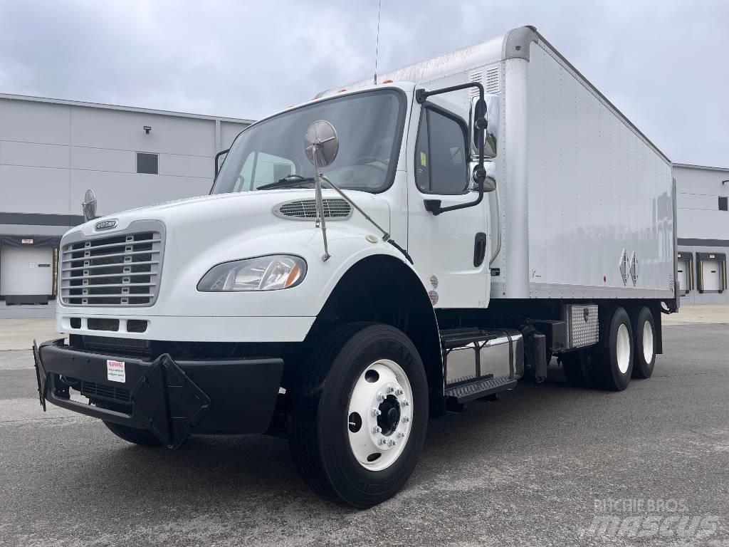 Freightliner M 106 Skříňová nástavba
