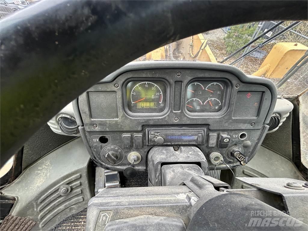 CAT 962H Kolové nakladače