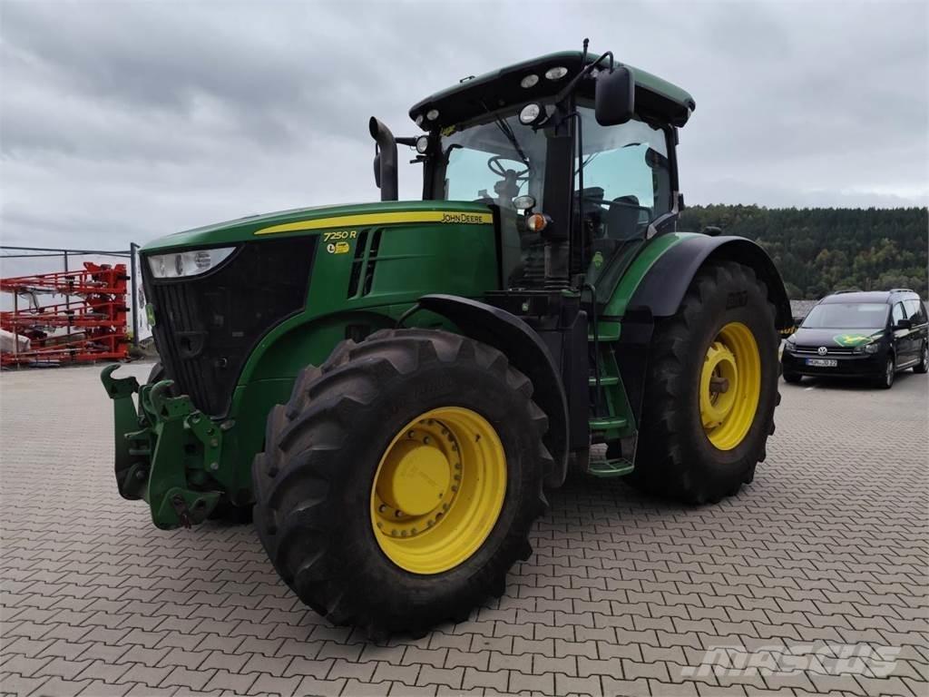 John Deere 7250R Traktory