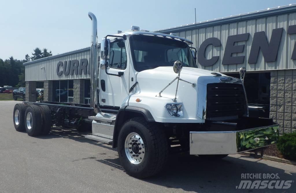 Freightliner 114 SD Nákladní vozidlo bez nástavby