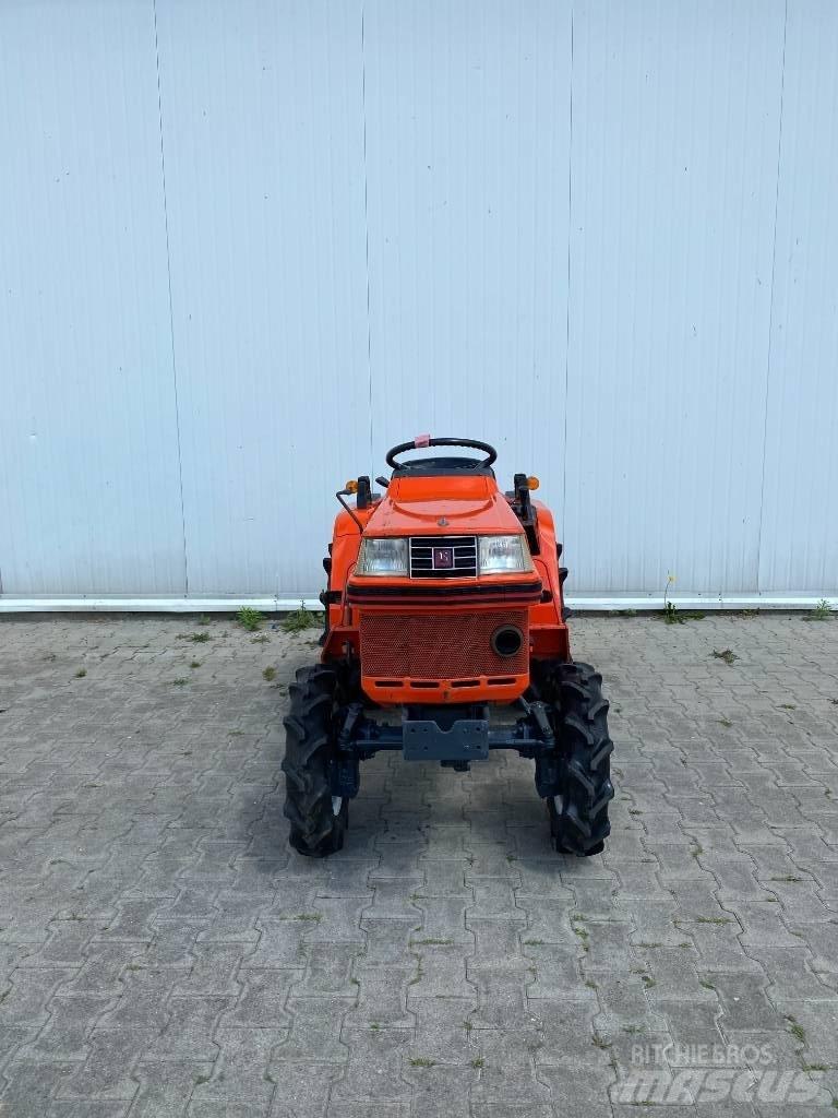 Kubota B 40 Kompaktní traktory