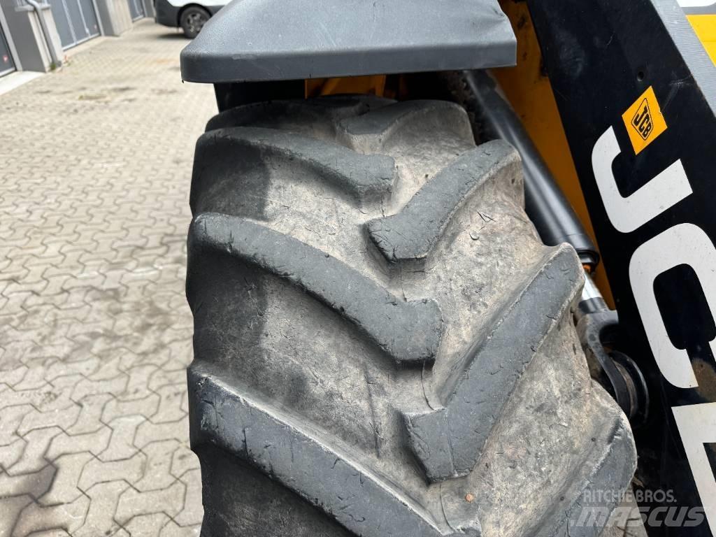 JCB 411 HT Kolové nakladače