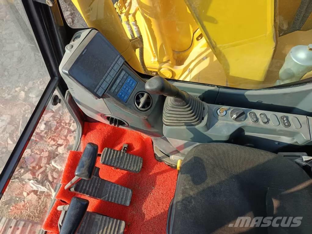 Komatsu PC 138 Pásová rýpadla