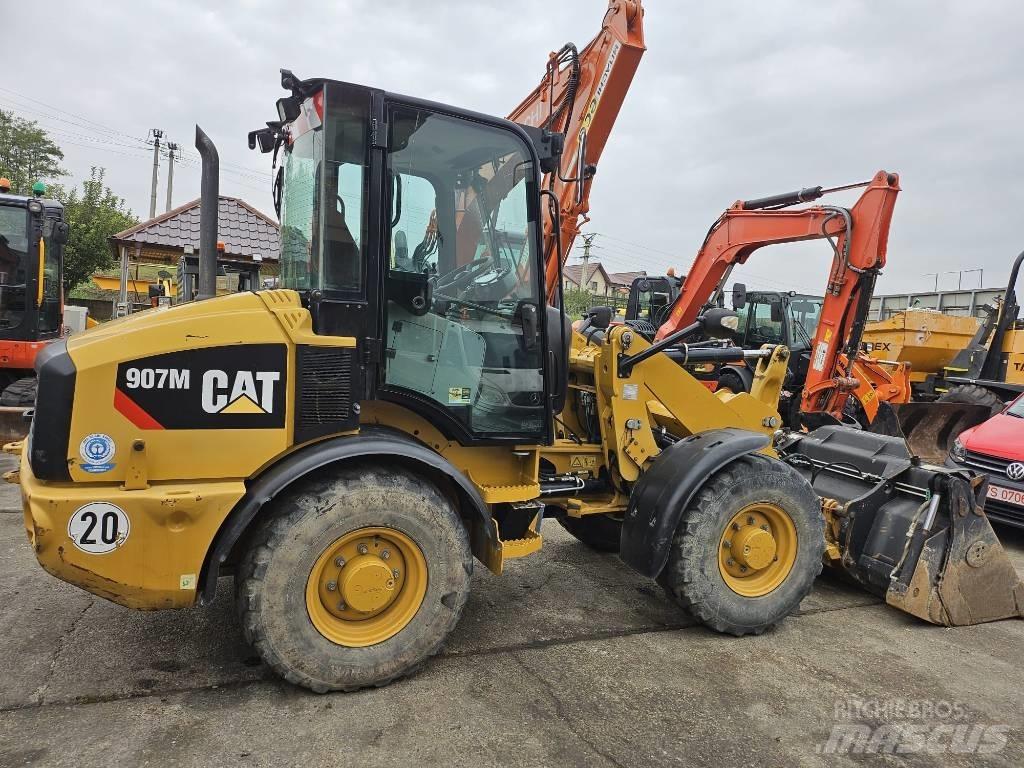 CAT 907M Kolové nakladače
