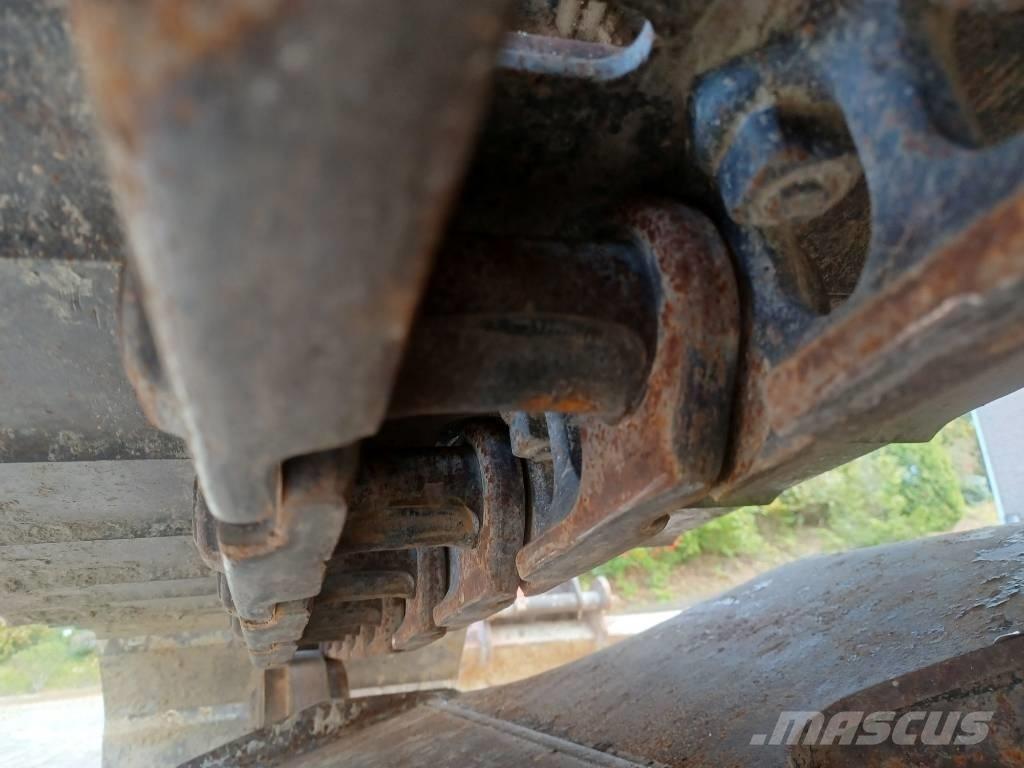 Hitachi ZX 135 US-6 Pásová rýpadla