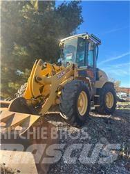 John Deere 324H Kolové nakladače