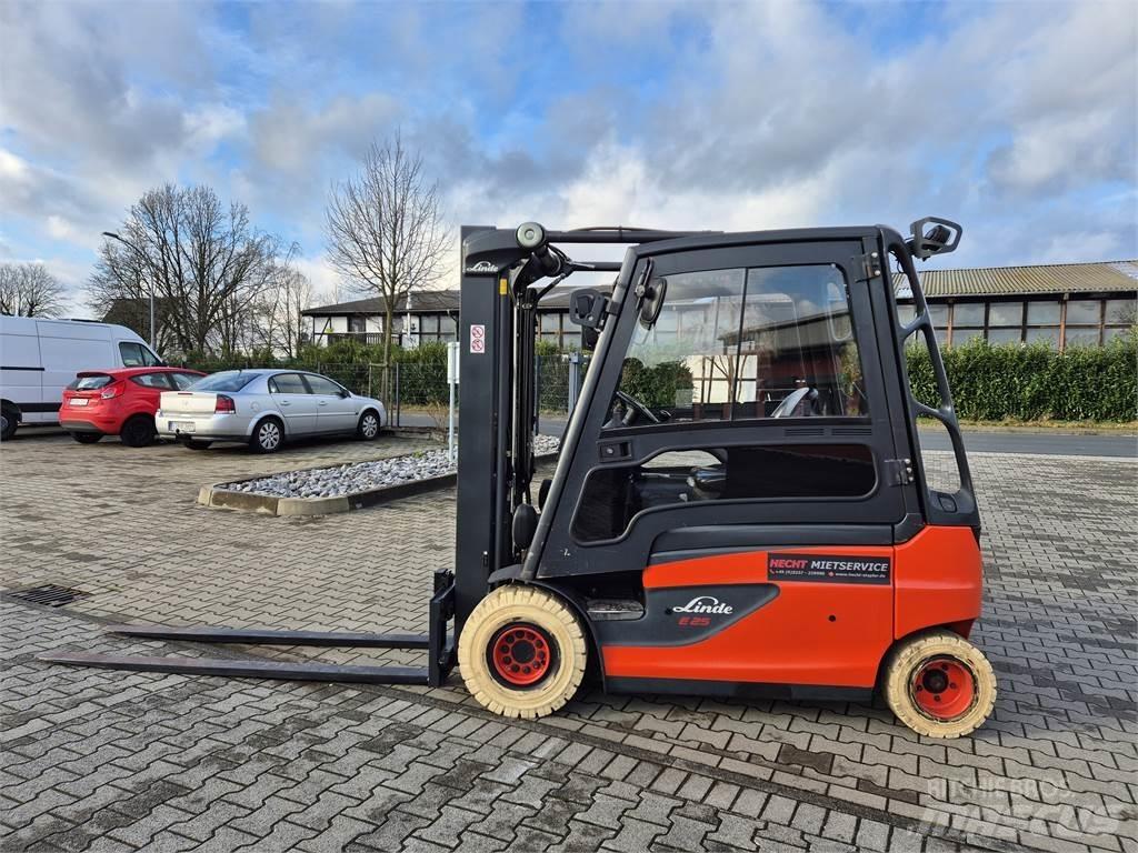 Linde E25L-01- Akumulátorové vozíky