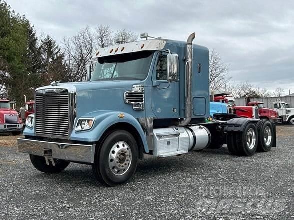 Freightliner 122SD Tahače