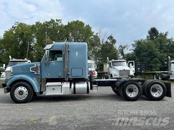 Freightliner 122SD Tahače