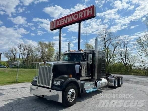 Kenworth W900L Tahače