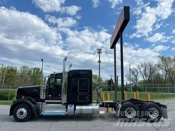 Kenworth W900L Tahače