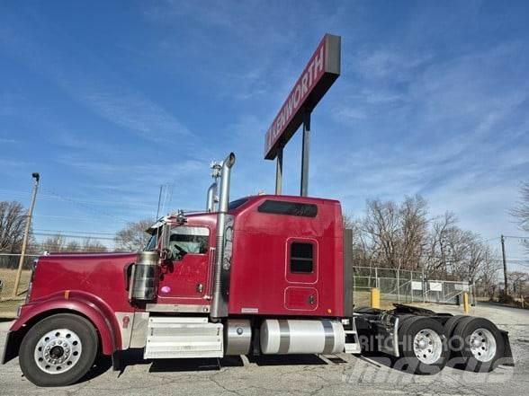 Kenworth W900L Tahače