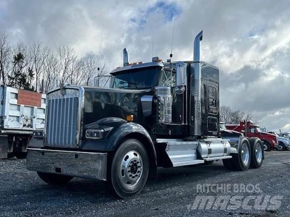 Kenworth W900L Tahače