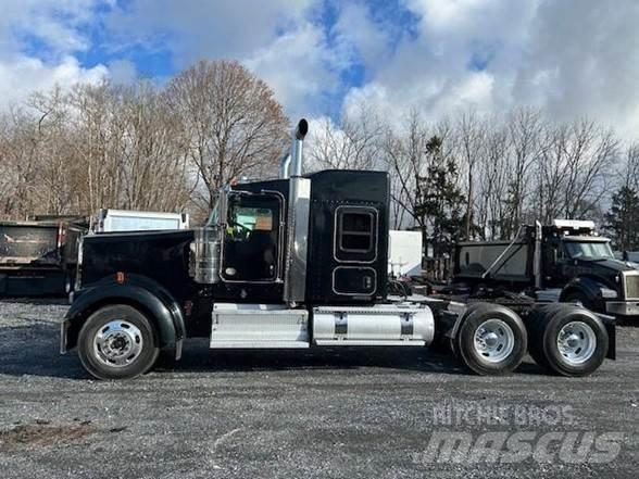 Kenworth W900L Tahače