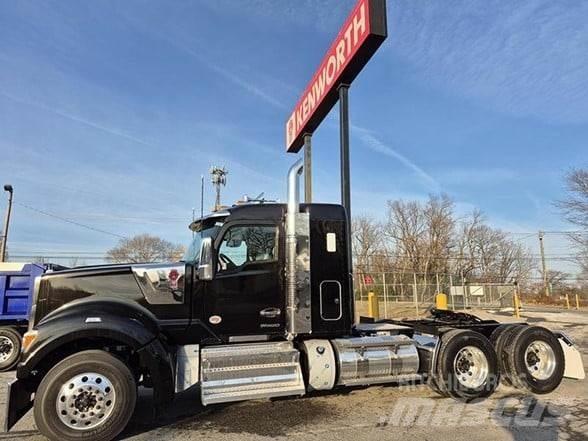 Kenworth W990 Tahače