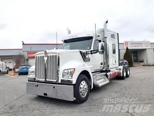 Kenworth W990 Tahače