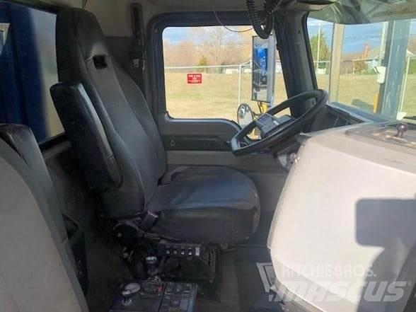 Mack GRANITE 64BR Sklápěče