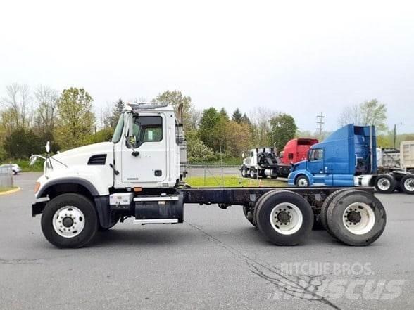 Mack GRANITE CV713 Nákladní vozidlo bez nástavby