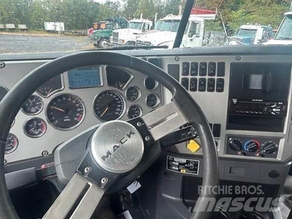 Mack GRANITE GU713 Sklápěče