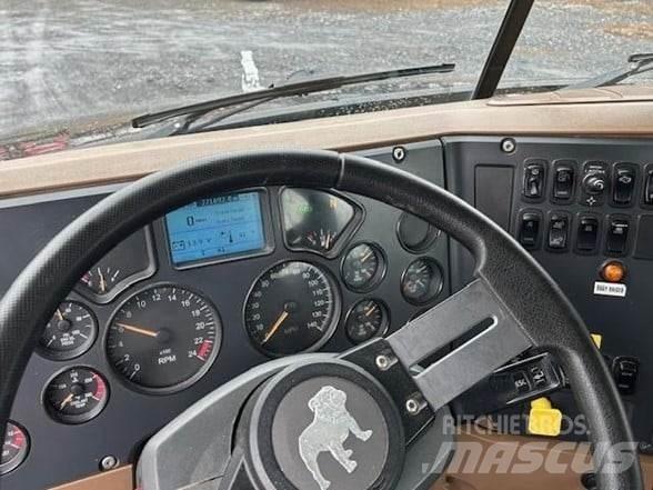 Mack GRANITE GU713 Sklápěče