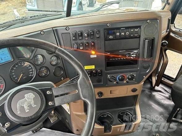 Mack GRANITE GU713 Sklápěče