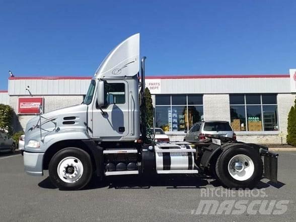 Mack PINNACLE CXU612 Tahače