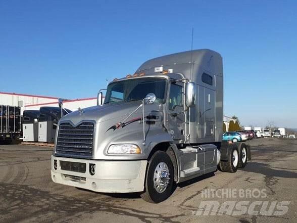 Mack PINNACLE CXU613 Tahače