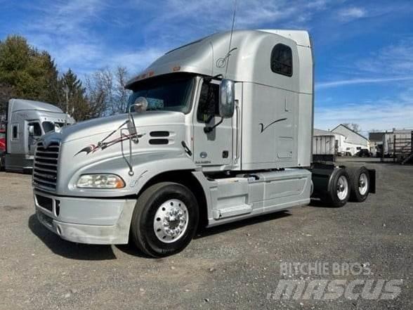 Mack PINNACLE CXU613 Tahače